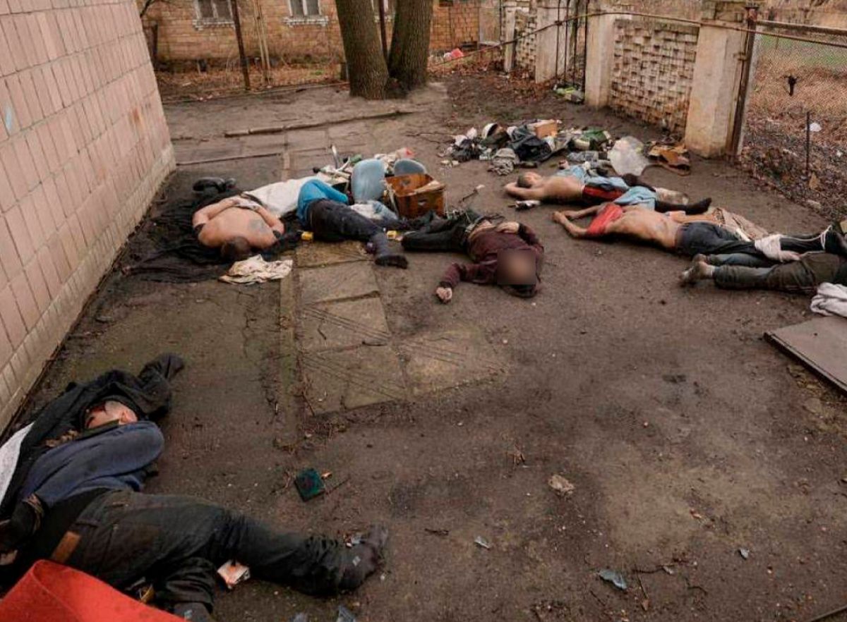 Почти все мирные жители Бучи погибли от пулевых поражений, - мэр - фото