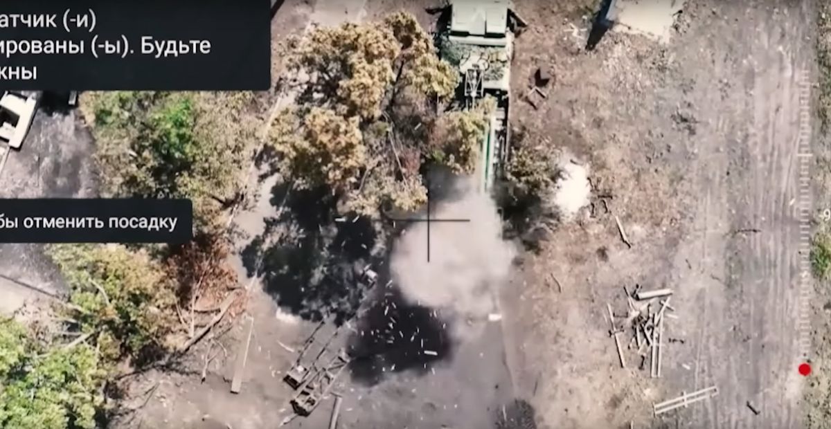 Дроны и артиллерия уничтожили несколько РСЗО “Ураган” - видео - фото
