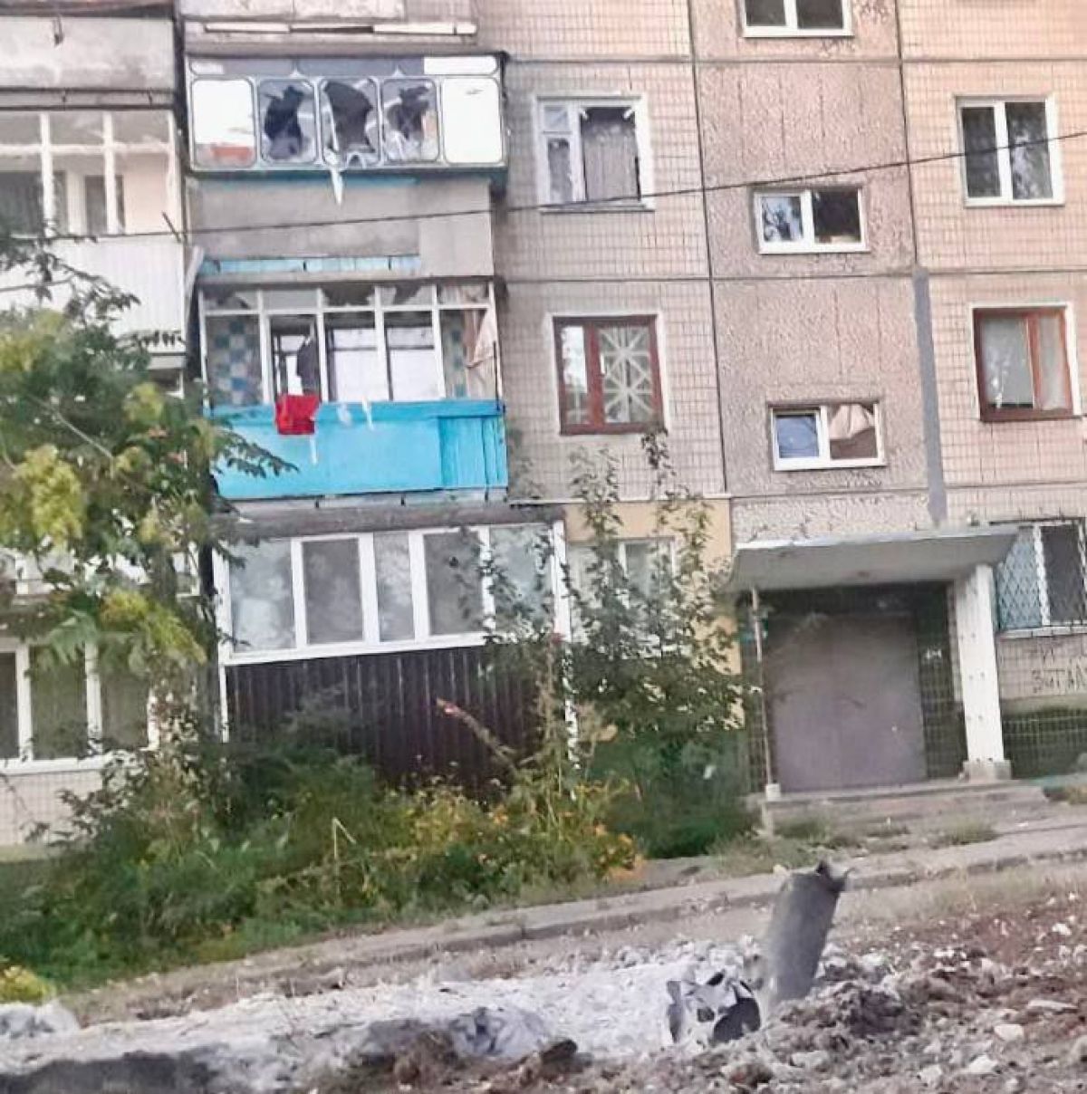 россияне ударили Градами по жилым кварталам Никополя - фото