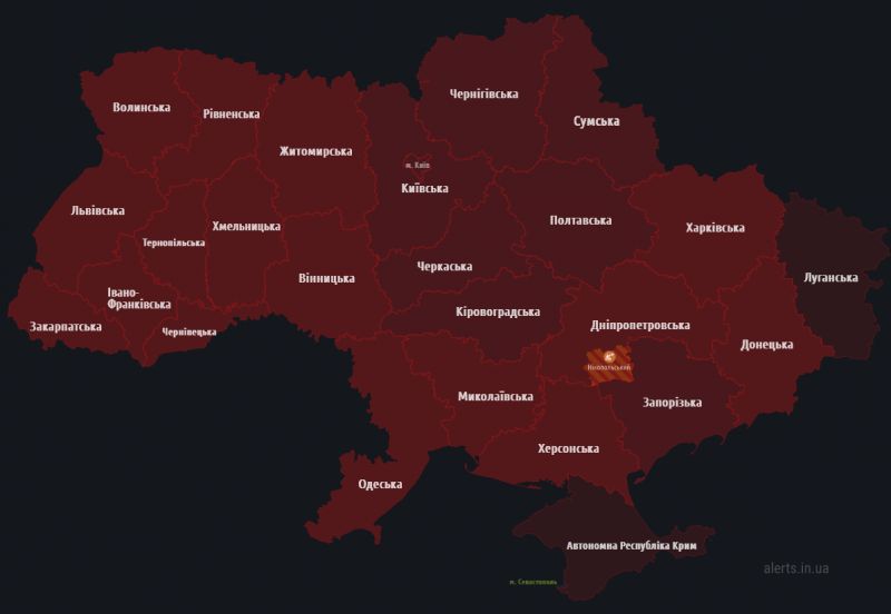 Украина под массированной ракетной атакой - фото