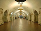 В Киеве дерусифицированы станции метро Дружбы народов, Площадь Льва Толстого