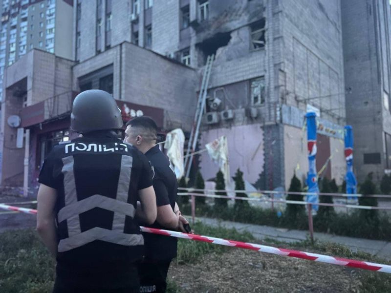 В результате российской атаки на Киев погиб 41-летний мужчина - фото