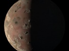 Аппарат "Юнона" показал с близкого расстояния вулканический спутник Юпитера