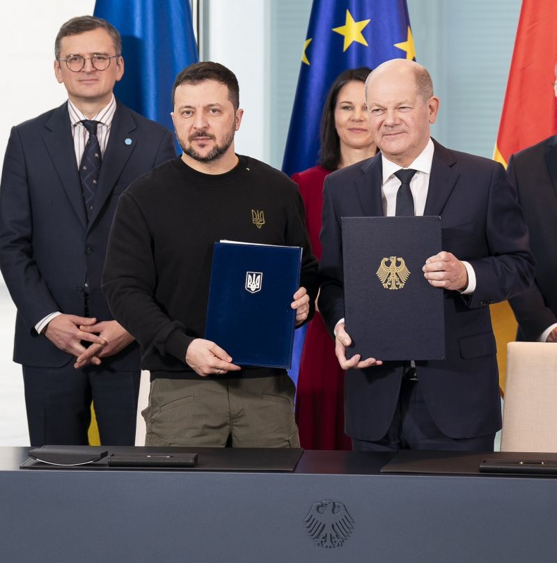 Зеленский и Шольц подписали договор о долгосрочных обязательствах по безопасности - фото