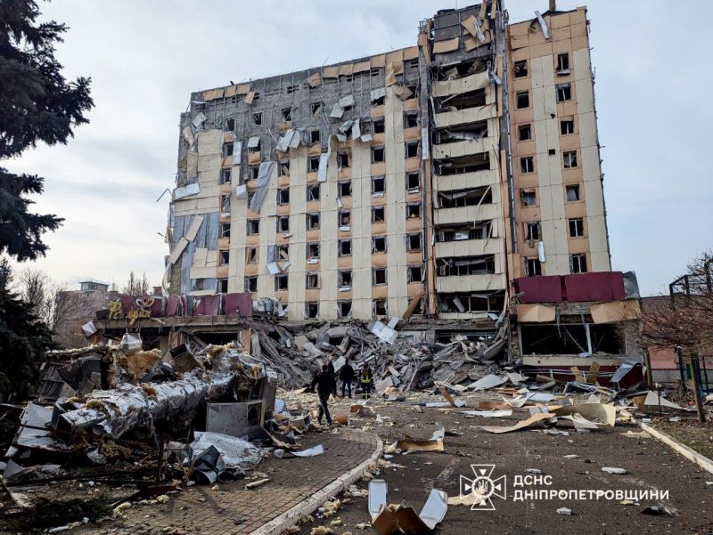 Враг ударил баллистикой по Кривому Рогу: погибла пассажирка троллейбуса - фото