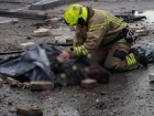В Киеве в результате вражеской атаки погибли трое спасателей