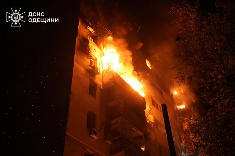 россия атаковала Одессу: погибла жительница многоэтажки - фото