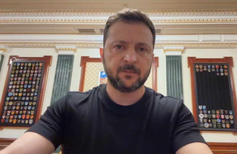 Зеленский поддержал ограничение независимости НАБУ и САП - фото