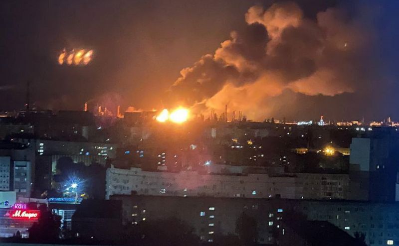Добрые дроны успешно атаковали НПЗ в Волгограде - фото