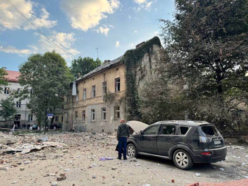 Рашисты атаковали шахедами и ракетами Львов, есть погибший и пострадавшие - фото