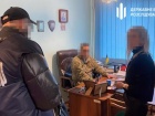 ГБР: на Закарпатье сотрудник ТЦК брал 3-4 тыс. долларов за выход из терцентра