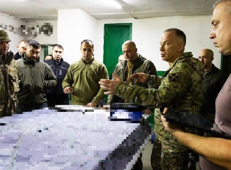 Сырский: «Покровск — держим. Мирноград — держим» - фото