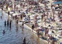 Від купання на столичних пляжах закликають утриматись - фото
