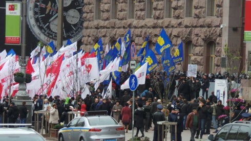 Депутати від опозиції знову не змогли потрапити на засідання Київради - фото
