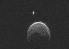 Астероїд, який промчався повз Землю, має мініатюрний Місяць - фото