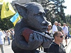 У Запоріжжі встановили пам’ятник упирю, який дуже нагадує Путіна
