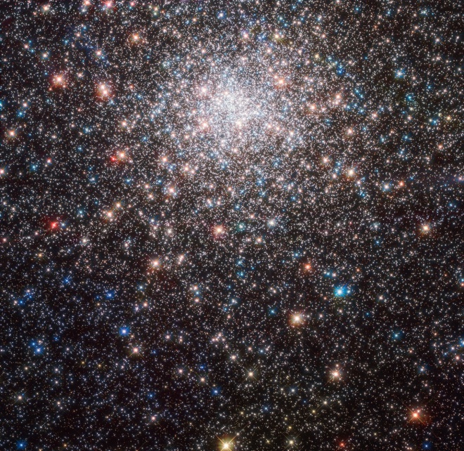 Габбл показує істинну ідентичність зоряного кластера - фото