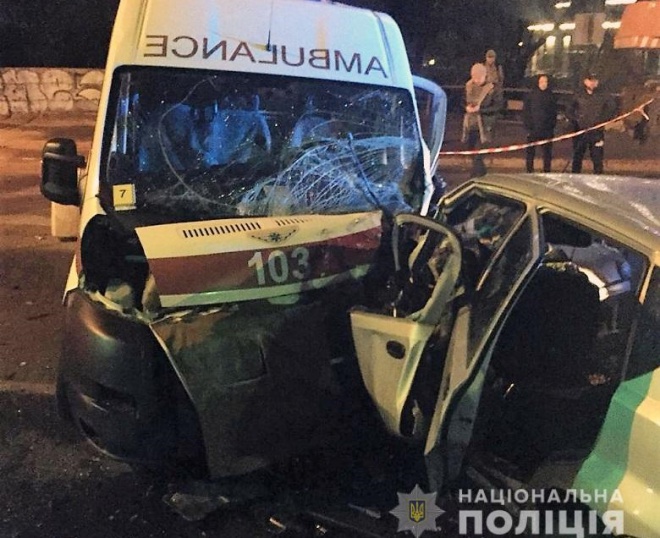 В аварії за участі «швидкої» у Києві загинули три особи - фото