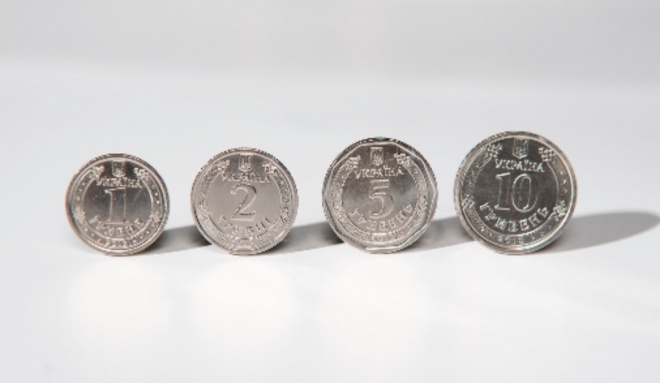 Нацбанк вводить в обіг монети 5 та 10 грн - фото