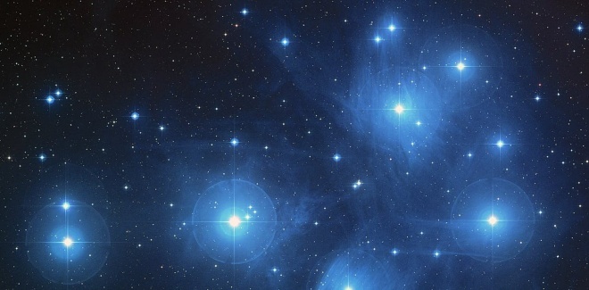 Найдавніша історія у світі? Астрономи кажуть, що загальносвітові міфи про зірки "Сім сестер" можуть сягати віку у 100 тисяч років - фото