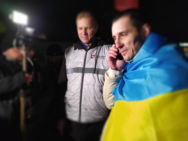 З Росії повернувся український політв’язень Олександр Шумков - фото