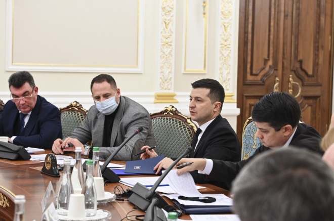 Зеленський підписав указ про відсторонення голови Конституційного суду - фото