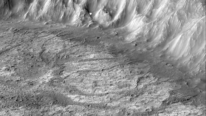 Відкрито новий тип кратерних озер на Марсі - фото