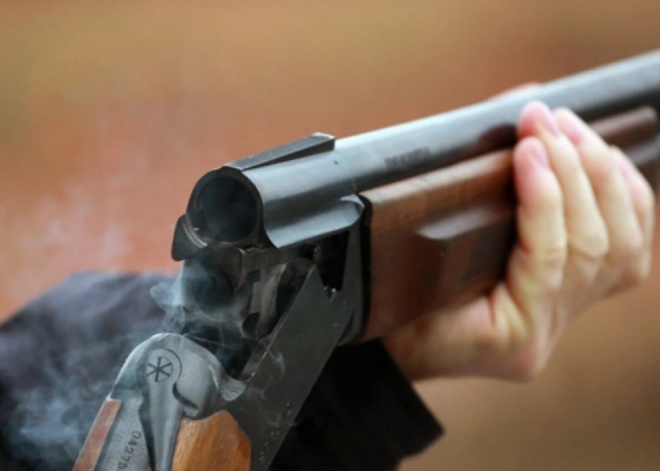 В Єкатеринбурзі п’яний екс-поліцейський стріляв в перехожих з вогнепалу - фото