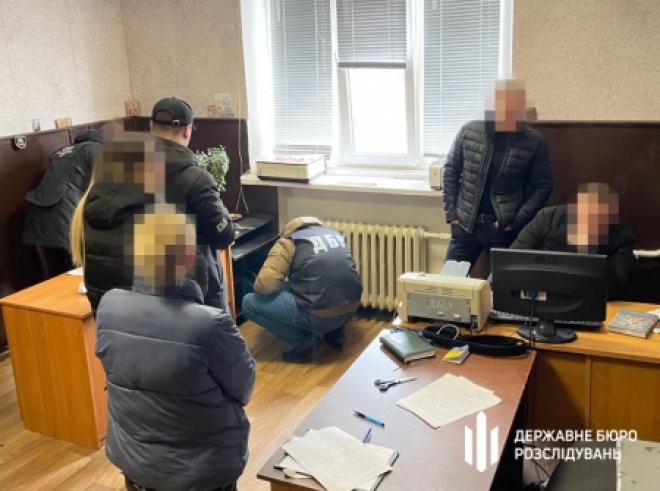 На Дніпропетровщині поліцейські утворили банду - фото