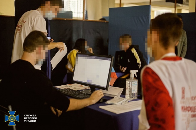 В ОРДЛО фіксується масова паспортизація перед виборами до Держдуми РФ - фото