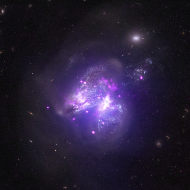 Важчі зорі можуть не вибухати як наднові, а просто тихо колапсувати у чорні діри - фото