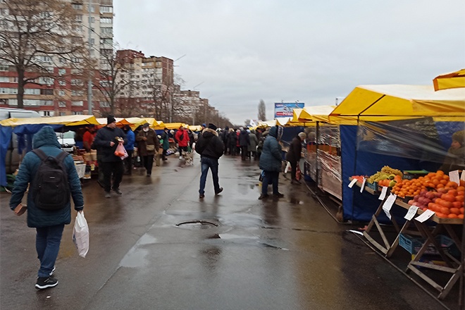 В Києві 21-26 грудня проходять районні ярмарки - фото
