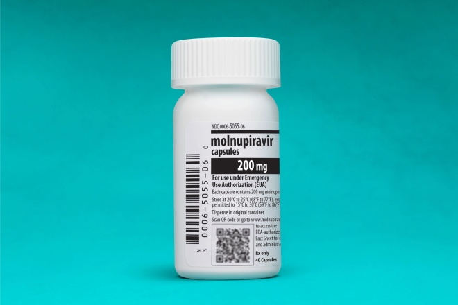 МОЗ дозволило екстрене застосування Молнупіравіру при COVID-19 - фото