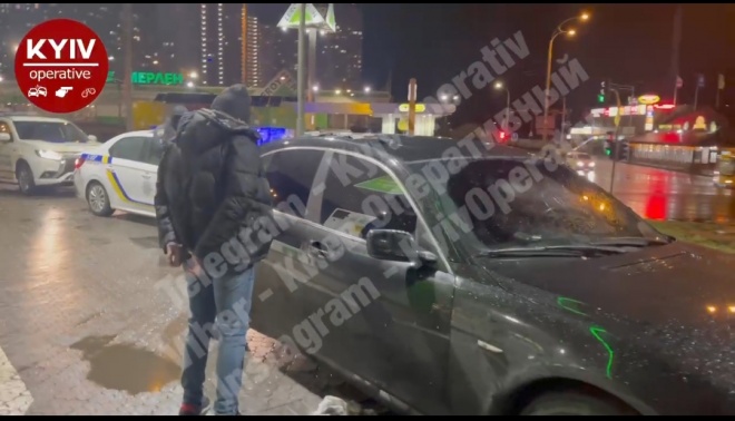 В Києві п′яний водій збив дитину на переході та втік - фото