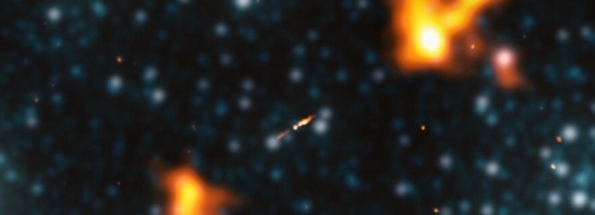 Астрономи виявили найбільшу радіогалактику зі всіх знайдених - фото