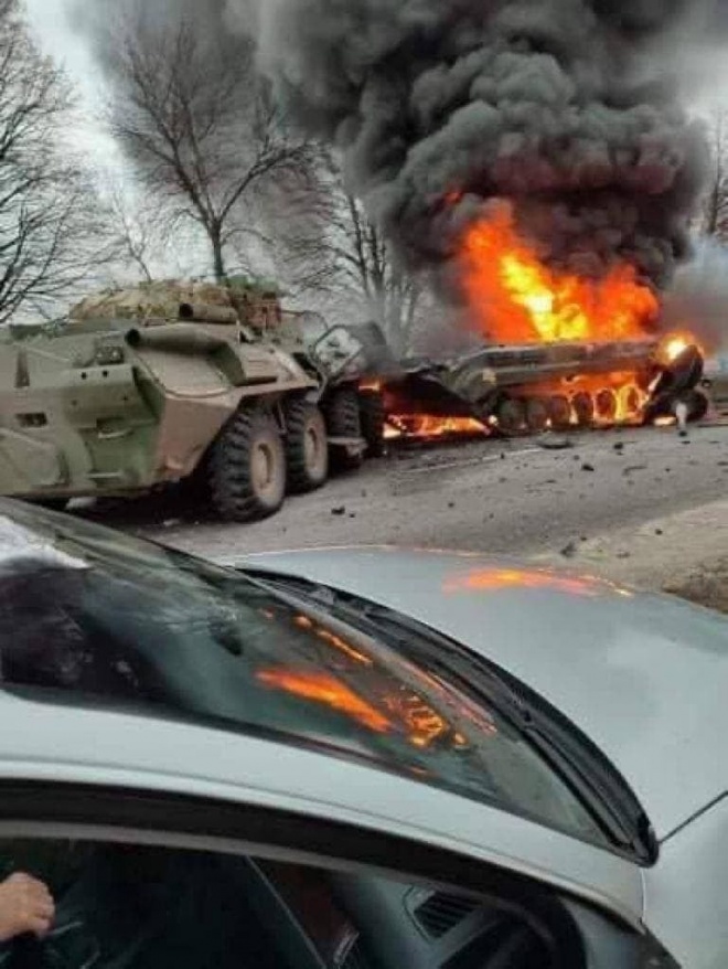 Біля Глухова знищено 15 російських танків - фото