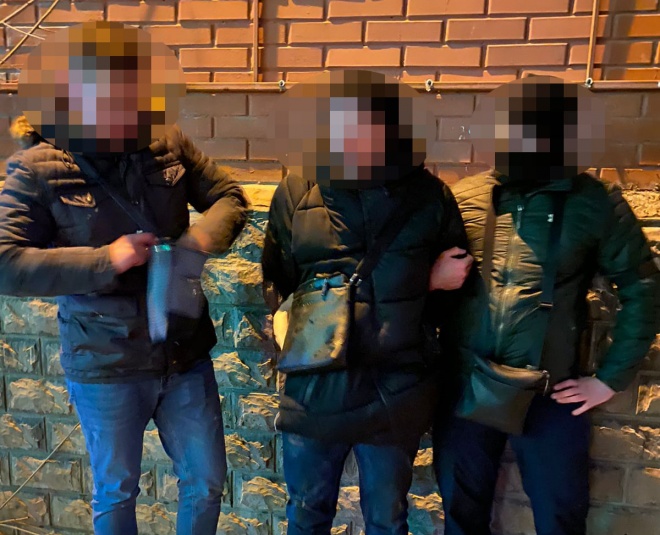 В Києві поліцейський вимагав $1 тис за непритягнення за скоєння ДТП - фото