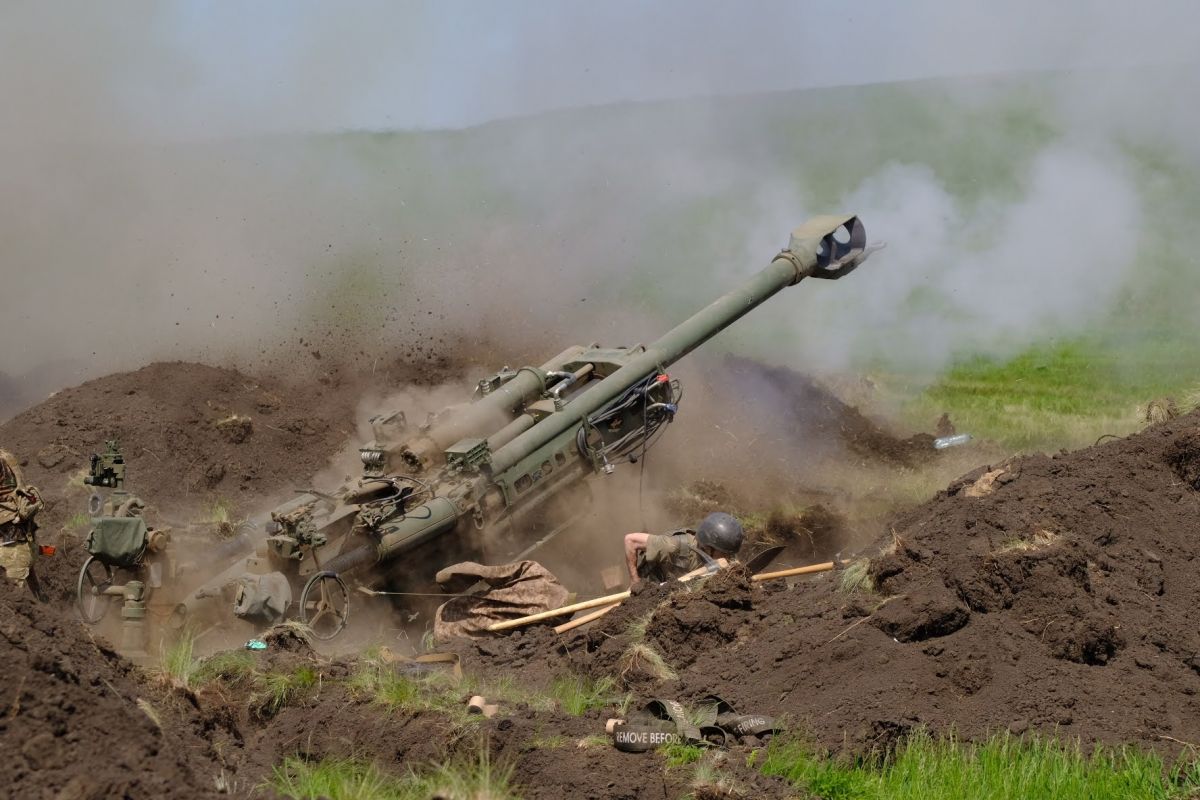 Залужний показав роботу українських військ з гаубицями М777 - фото