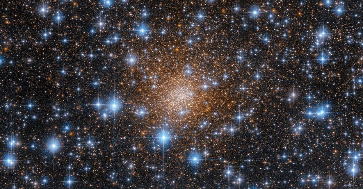 Хаббл показав осліплювано-блискуче зоряне скупчення - фото