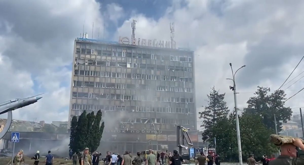 Ракетний удар по Вінниці був здійснений у людне місце - фото