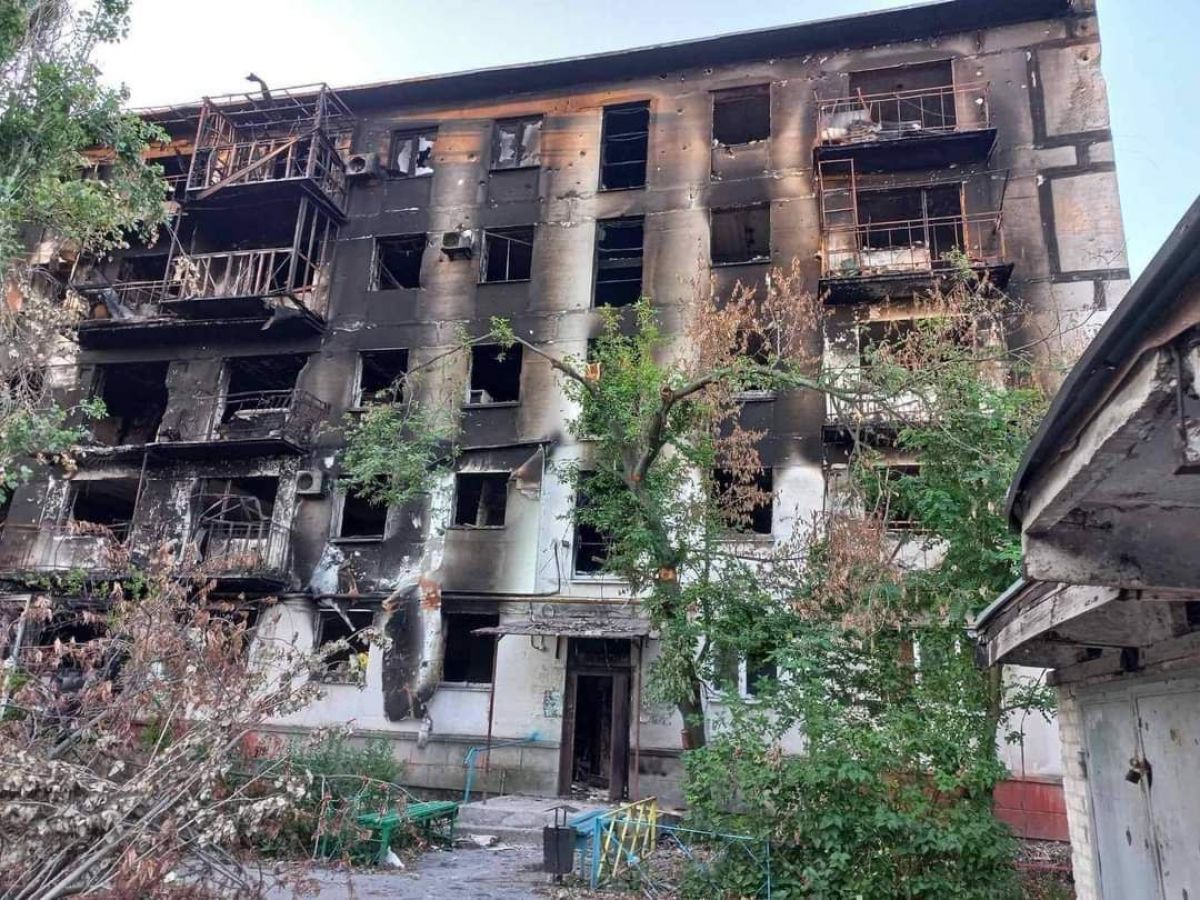 росіяни артилерією знищують навколишні села, аби вийти на адмінмежу Луганщини - фото