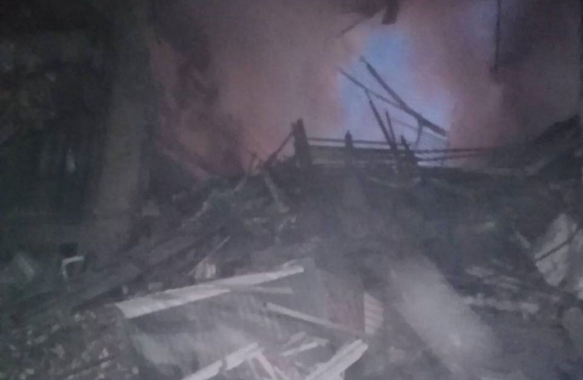 Рашисти вдарили ракетами по житлових багатоповерхівках Запоріжжя. Доповнено - фото