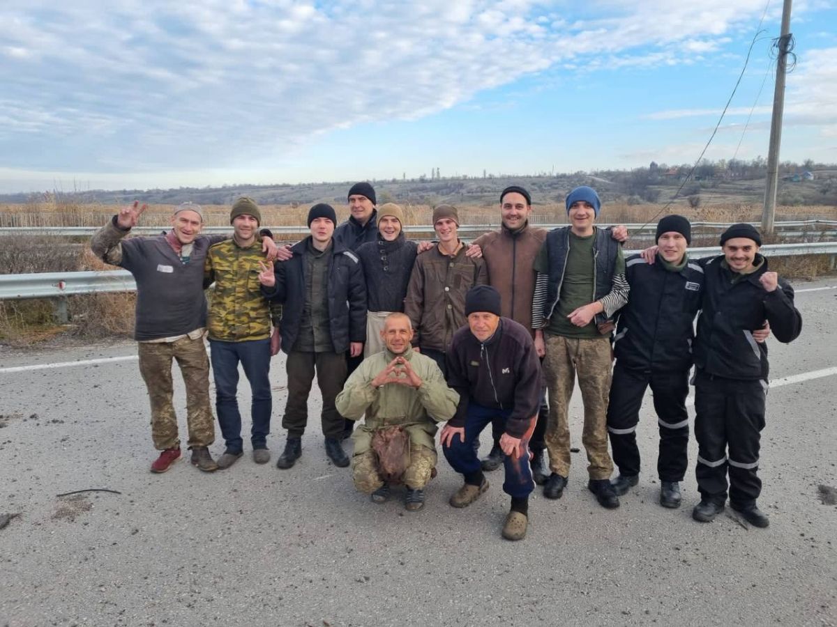 З полону звільнено 107 українських воїнів - фото
