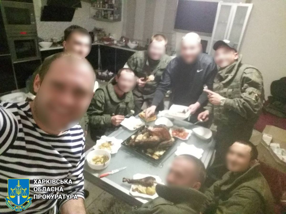 Повідомлено підозру російським військовим, які на вкрадених телефонах та планшетах залишили селфі - фото