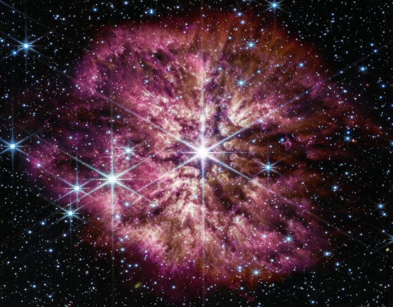 “Вебб” зафіксував рідко спостережувану прелюдію до вибуху наднової - фото