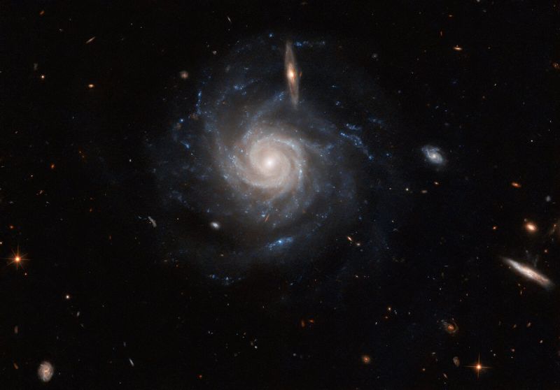 “Хаббл” висвітлив закручену спіраль у сузір′ї Риб - фото