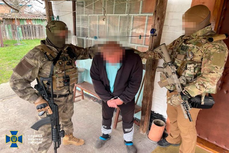 На Київщині затримано шахрая, який видурював гроші у родичів зниклого під Бахмутом захисника - фото