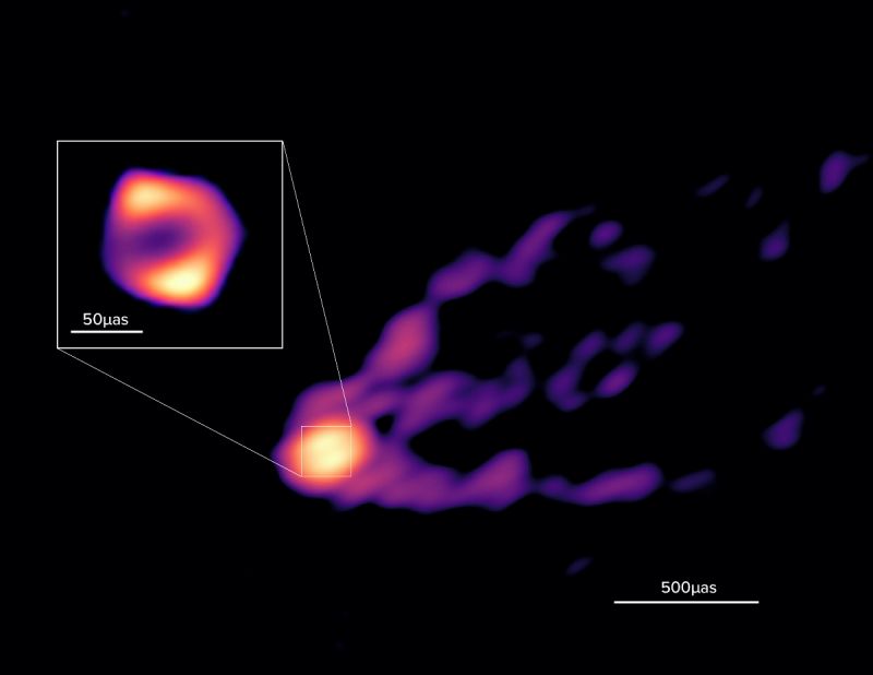 Вперше отримано спільне зображення знаменитої надмасивної чорної діри M87 разом з її масивним джетом - фото