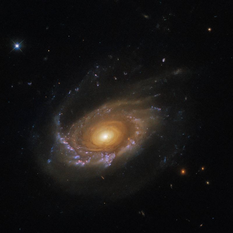 Габбл зафіксував самопливну галактику - фото