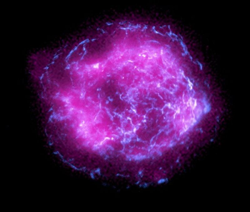Рентгенівське випромінювання нейтронної зірки розкрило “метаморфозу фотонів” - фото